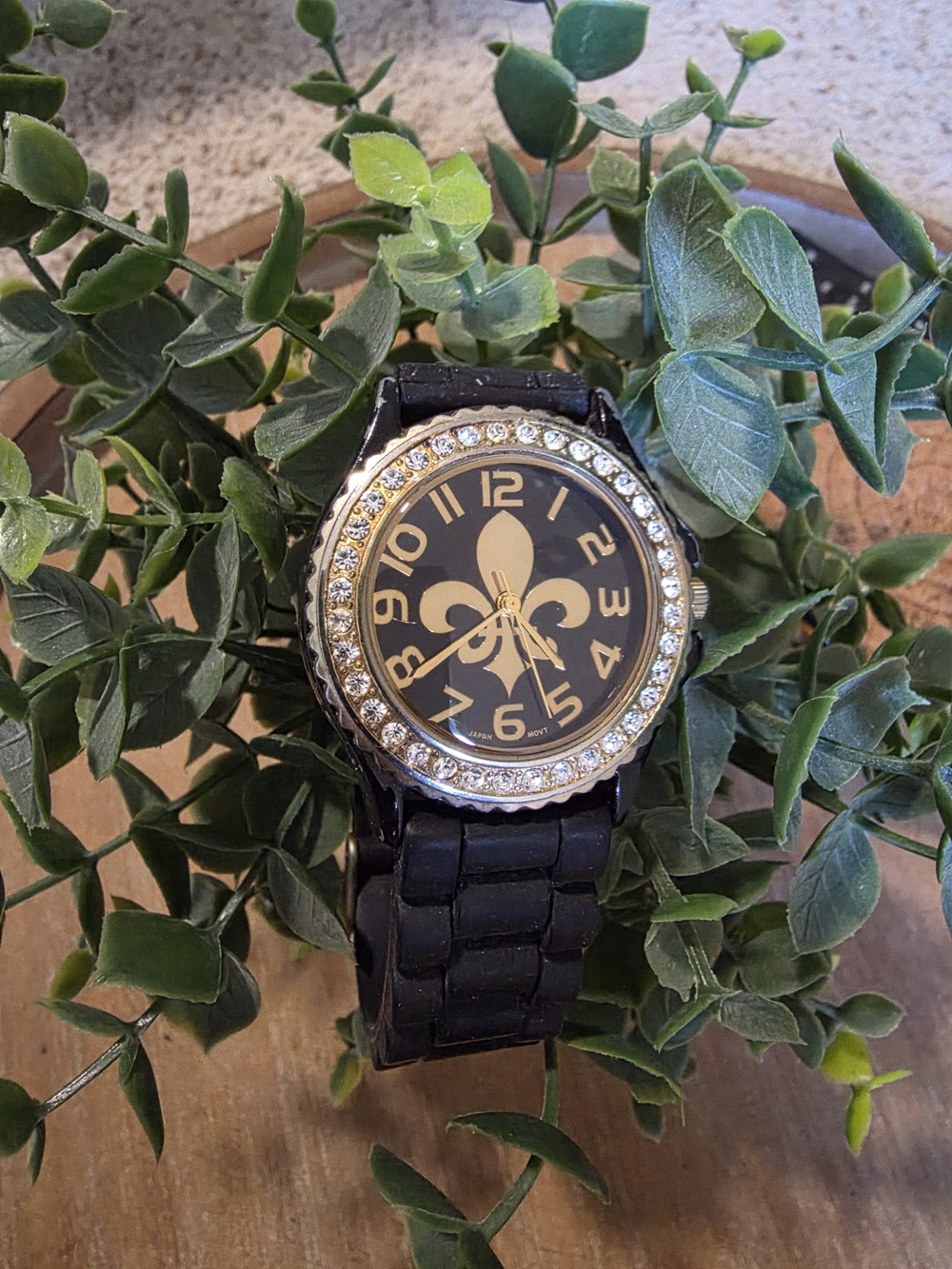 Black and Gold Fleur-de-Lis Fashion Watch